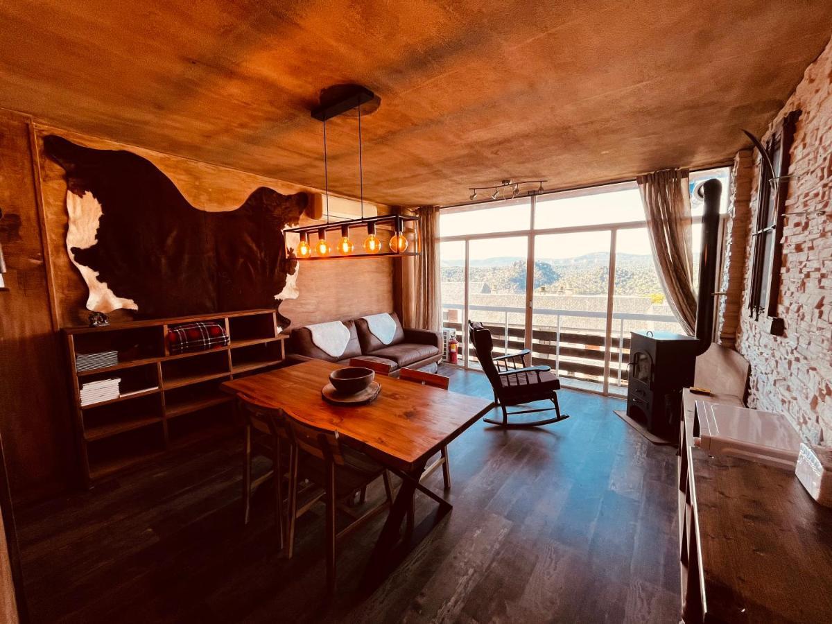 San Martín de ValdeiglesiasOld West House Pantano De San Juanアパートメント エクステリア 写真
