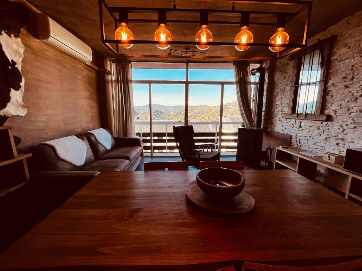 San Martín de ValdeiglesiasOld West House Pantano De San Juanアパートメント エクステリア 写真