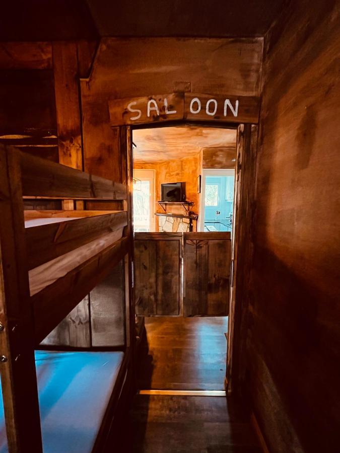 San Martín de ValdeiglesiasOld West House Pantano De San Juanアパートメント エクステリア 写真
