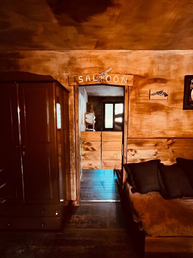 San Martín de ValdeiglesiasOld West House Pantano De San Juanアパートメント エクステリア 写真