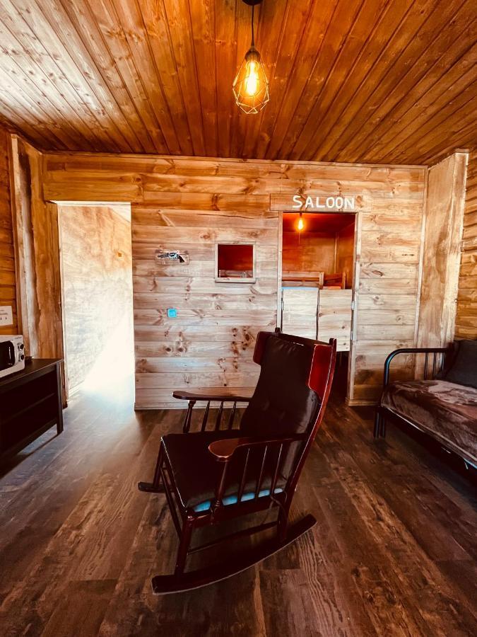 San Martín de ValdeiglesiasOld West House Pantano De San Juanアパートメント エクステリア 写真